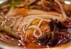 钦州董阿姨螺蛳粉爆料视频,揭秘地道螺蛳粉制作秘诀